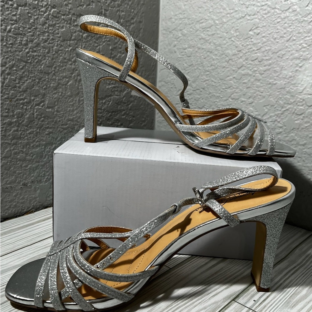 Badgley Mischka American Glamour Women’s ona straps heels Sandals silver size 10 - Picture 2 of 15